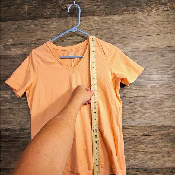 Lands' End Orange Short Sleeve V-Neck Top - Picture 2 of 5